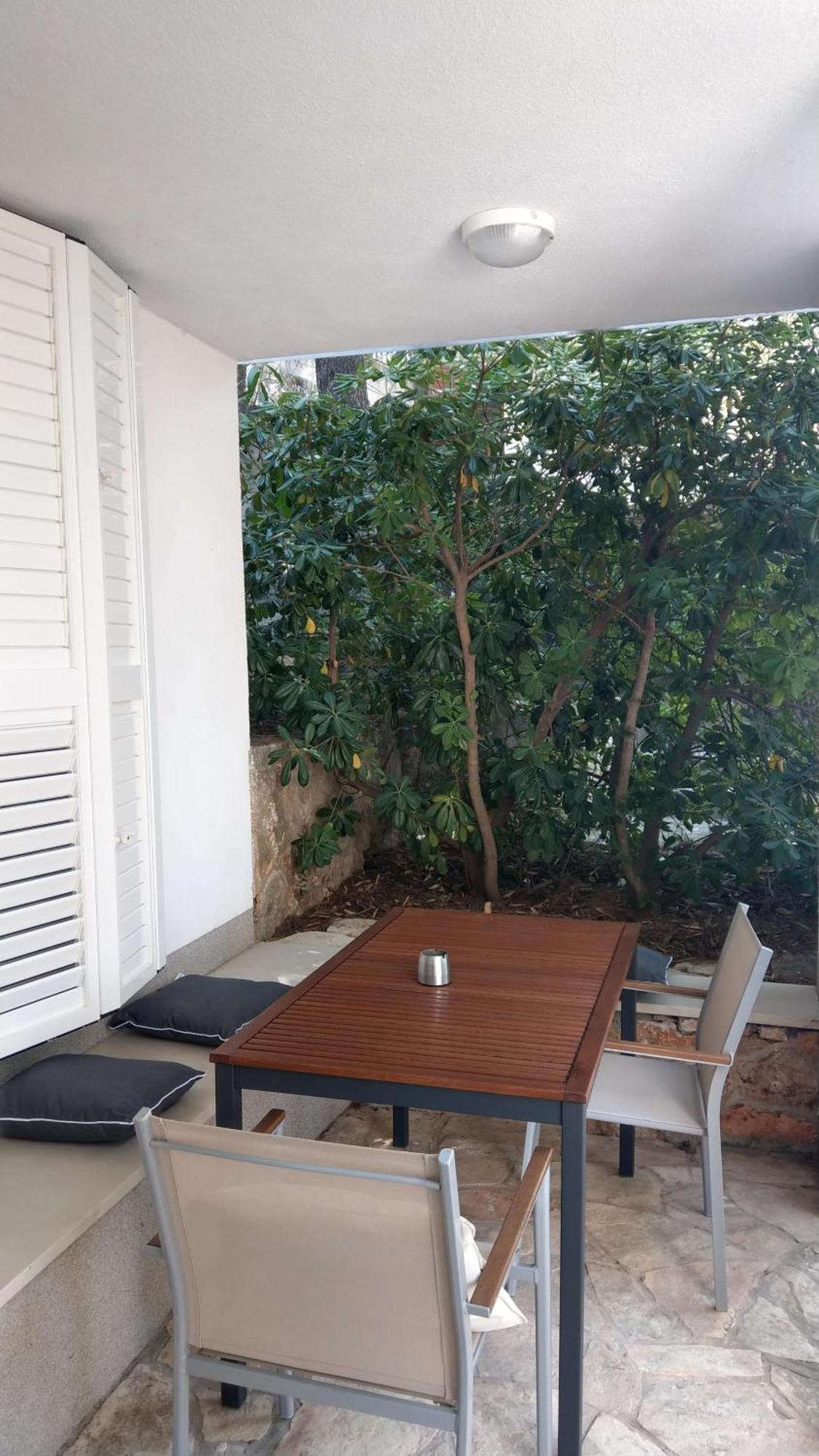 Cozy Jelsa Apartment In The Shade Of The Pines. Dış mekan fotoğraf
